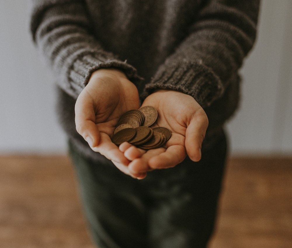 handswithmoney